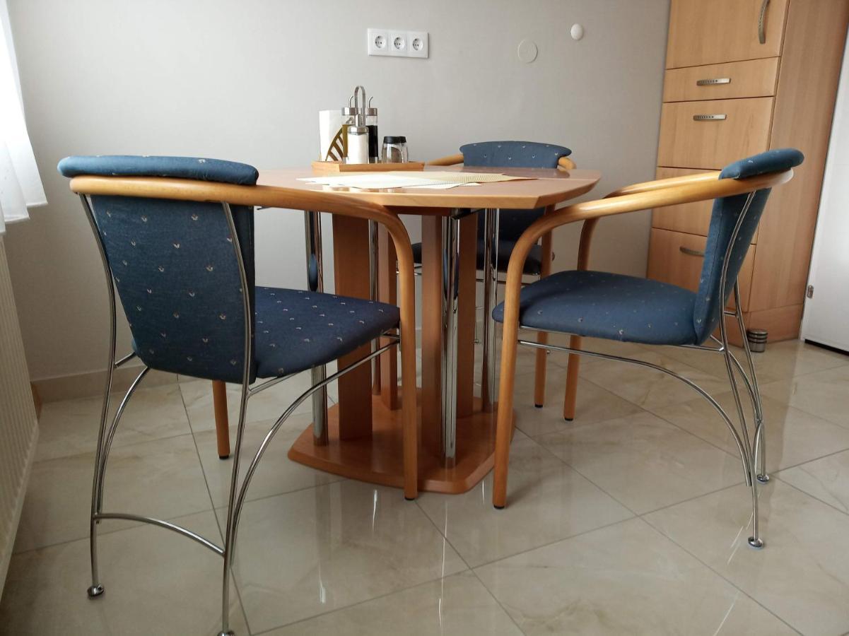 Our Haven In 1220 Apartment Wina Bagian luar foto